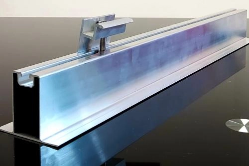 R7663 R7663 Aluminijumski profil ugaoni 600 mm + vijci,podl. navrtke Nosač za solarne panele