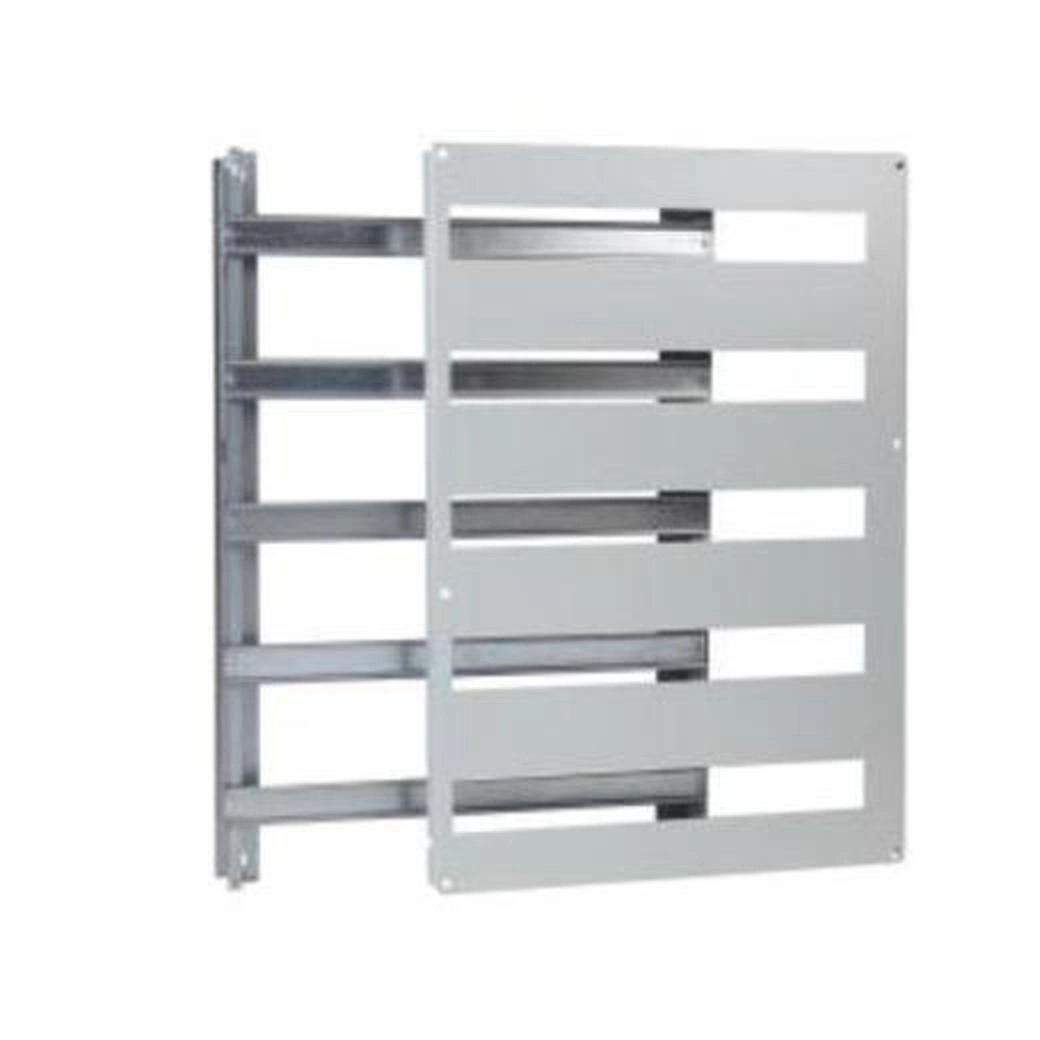  NSYDLCR18 NSYDLCR18 Modularno kućište DLCR za Spacial WM čelični orman, 18 modula, V300xŠ250 Tip proizvoda ili komponente	
Šasija
Kratko ime uređaja	
DL
For enclosure nominal dimensions	
-
Lokacija za montiranje	
Prednja strana ormana
Kompatibilnost grupe proizvoda	
Spacial S3X
Spacial CRN
Sastav uređaja	
1 konstrukcija šasije
1 sabirnica nule/uzemljenja 2 x 16 mm² 5 x 6 mm²
1 prednji panel
2 35 mm DIN šina
Količina po setu	
Set od 1
Dopunske informacije
Materijal	
Čelik
Boja	
Prednji panel: siva (RAL 7035)
Završna obrada	
Poliesterski prah
Način fiksiranja	
Sa elementom za fiksiranje - na zadnjem delu sa nosačima lokacija
Podešavanje	
U visinu od 40 do 85 mm za DIN šinu
Broj horizontalnih redova	
2
Ukupan broj 18 mm modula	
18
Tip prednje ploče	
Puna i ploče sa otvorima
Broj otvora	
2 izreza
Visina	
255 mm
Širina	
205 mm
Dubina	
110 mm