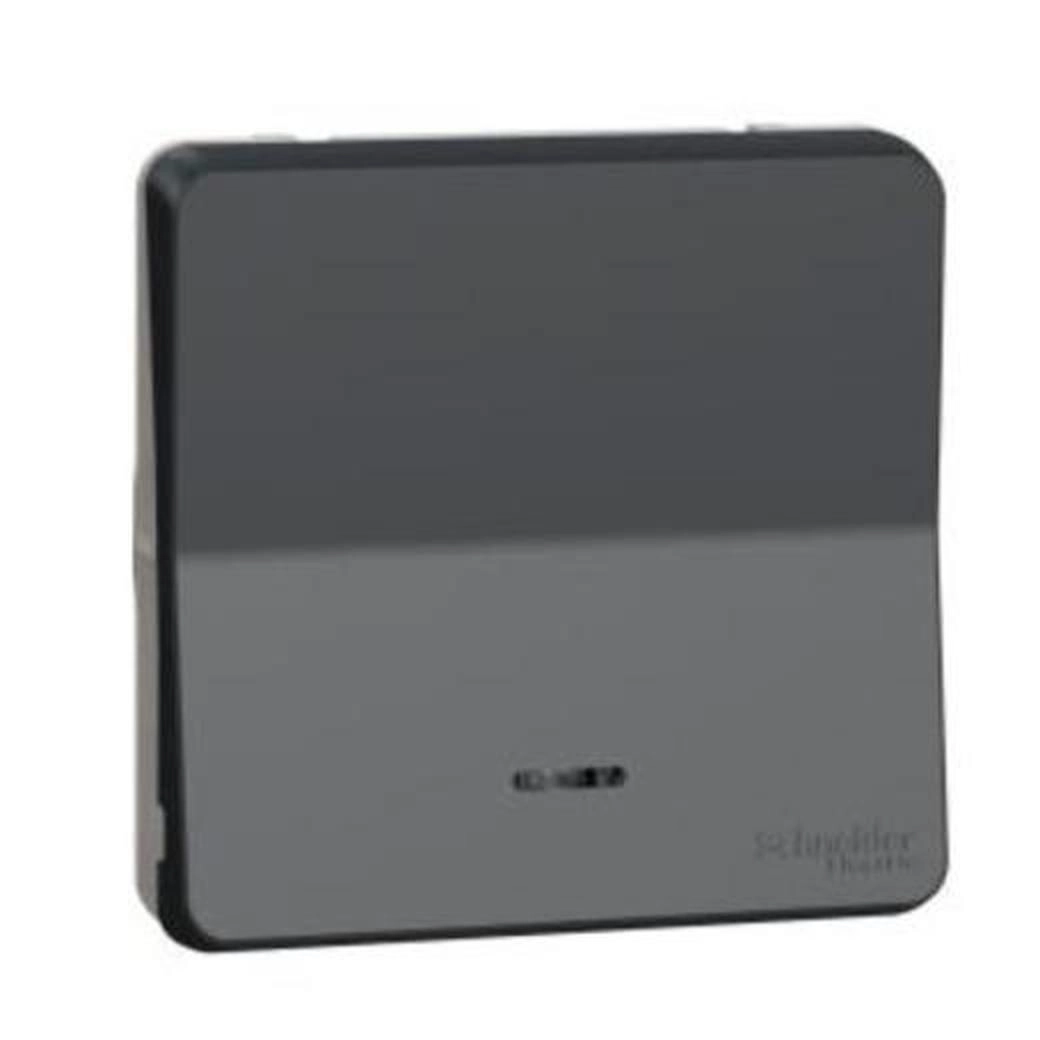  MUR35025 MUR35025 Mureva Styl - naizmenični prekidač sa LED lampicom nadgradni i ugradni - sivi Montaža uređaja	
Nadgradno
Ugradno
Funkcija prekidača	
Naizmenični
Izvršni organ	
Preklopni prekidač
Nazivna struja	
10 AX
Tip opterećenja	
Opterećenje za štedljive svetiljke sa balastom: 100 W
[ue] nazivni napon	
250 V AC
Lokalna signalizacija	
LED (plava)
Led current consumption	
0.15 mA pri 250 V
Uslovi upotrebe	
U zatvorenom/na otvorenom
Materijal	
ABS (akrilonitril-butadien-stiren)
Mesing
SEBS
Način pričvršćivanja	
Sa zavrtnjima bez matice
Kapacitet priključaka	
1.5...2.5 mm² for rigid cable(s)
1.5...2.5 mm² for stranded cable(s)
1.5...2.5 mm² for flexible cable(s)
Dužina ogoljenog dela žice	
13 mm
Chemical and detergent products resistance	
Resistant to alcohol (70 %)
Resistant to alcohol (96 %)
Resistant to A-Lactic Acid
Resistant to diluted quaternary ammonium
Resistant to diluted bleach
Resistant to diluted ammonia
Resistant to soapy water
Resistant to crystal cleaner
Resistant to hydrogen peroxide 10 volumes
Resistant to hexane
Visina