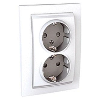  MGU23.067.18 MGU23.067.18 priključnica šuko dupla Opis